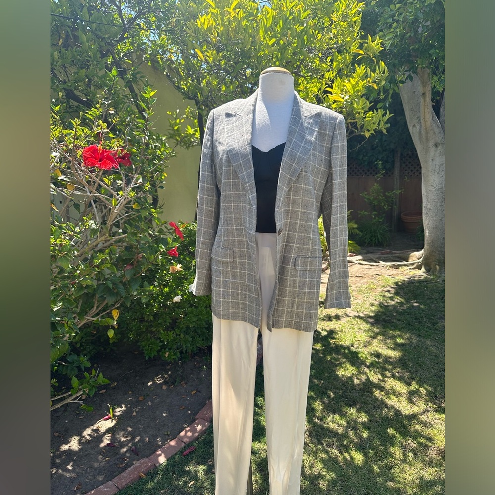 Jacket Fabric Material used very good condition. 88% Limmo,9% Viscose,3%Soie